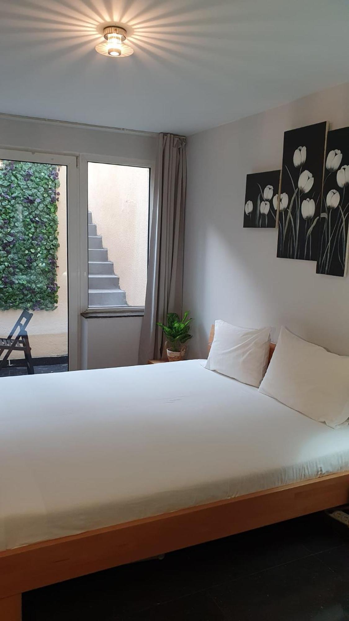 Guesthouse Marie Therese Brussel Bagian luar foto