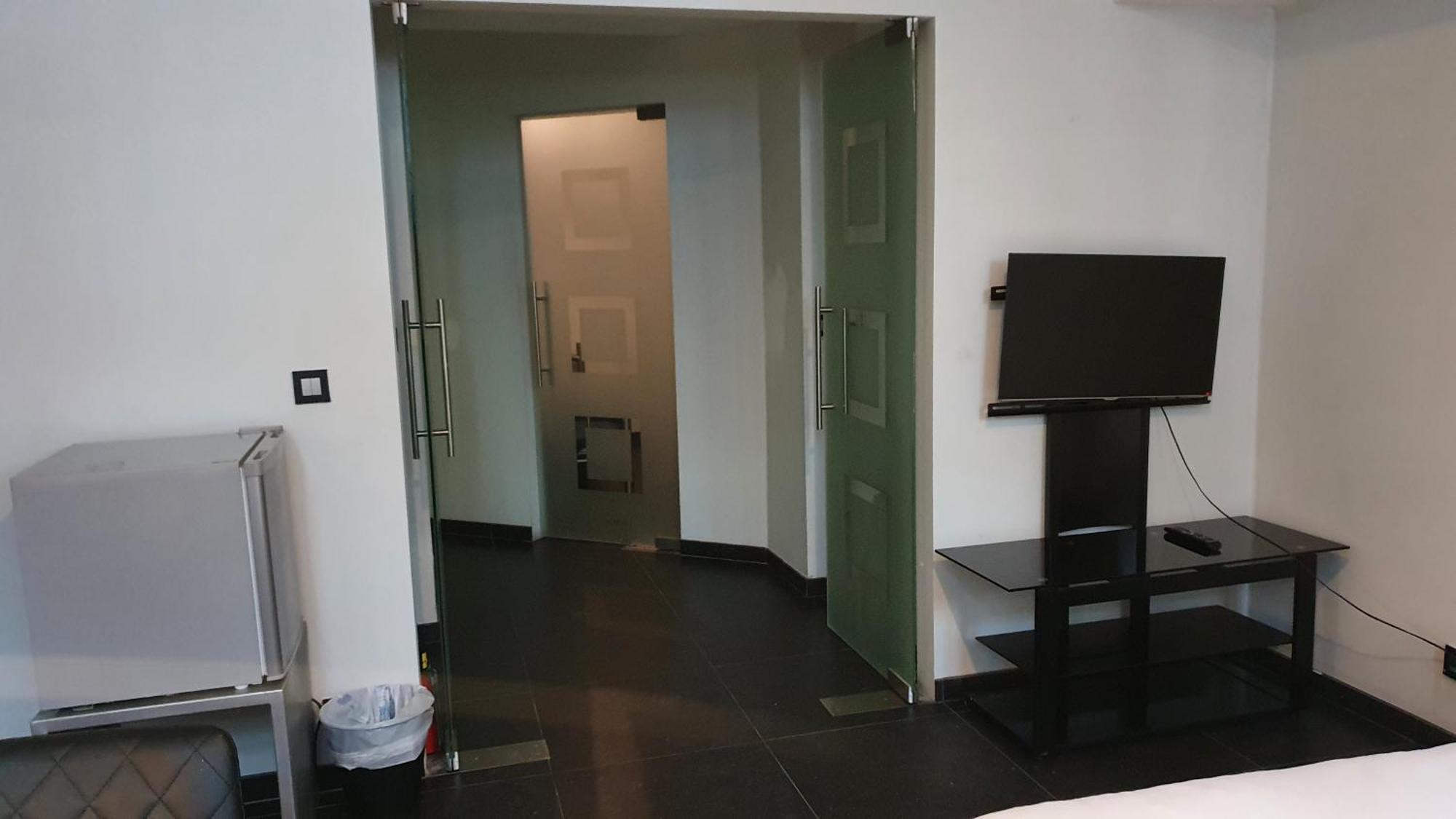 Guesthouse Marie Therese Brussel Bagian luar foto